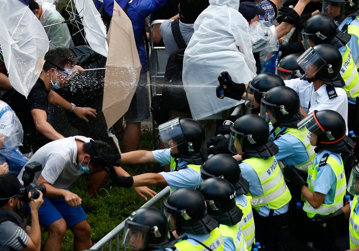 hong-kong-pepper-spray-protests