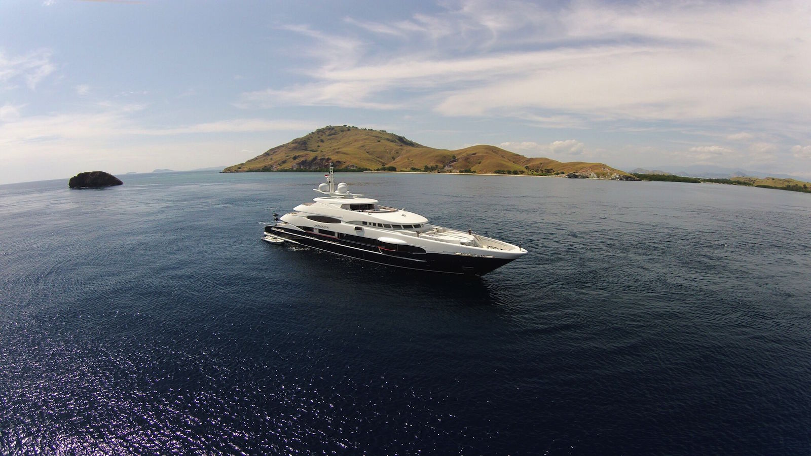 Яхта Михаила Лесина Serenity