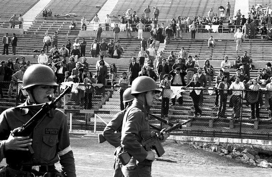 Стадион в Чили, превращенный в концлагерь