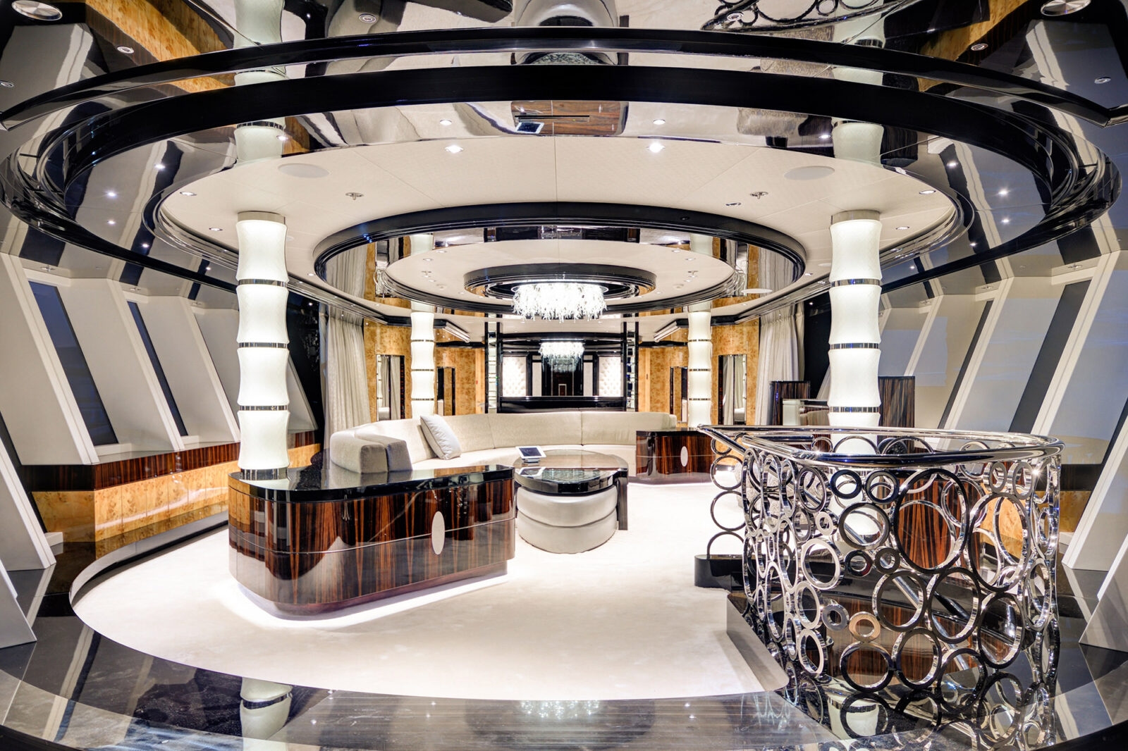 Интерьер яхты Victoria