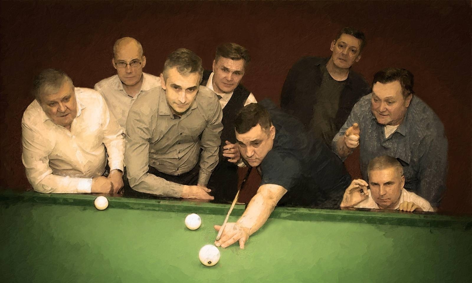 Фото имитирует сцену из «Неуловимых мстителей», где Комков (с кием) позирует в роли штабс-капитана врангелевской армии