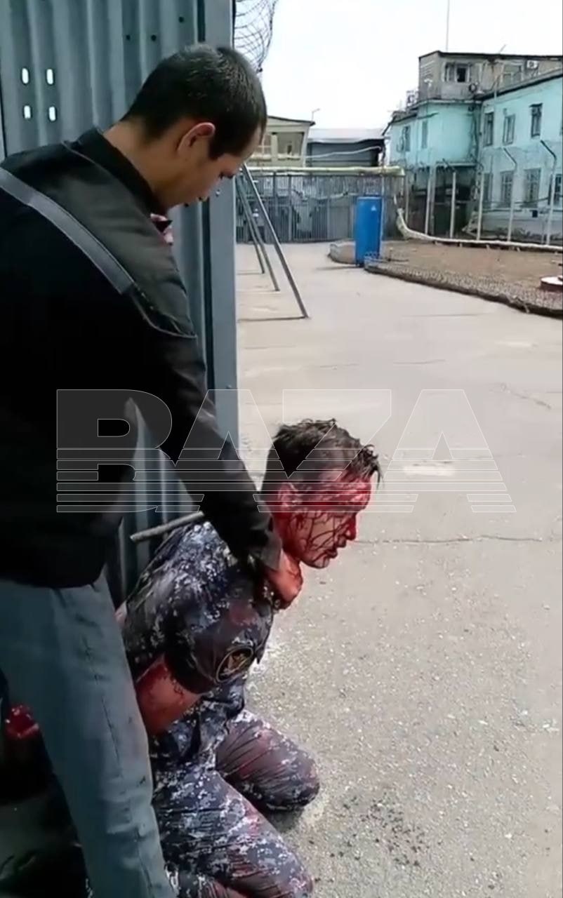 Скриншот из видео, которое расспространили Telegram-каналы после захвата заложников в ИК-19