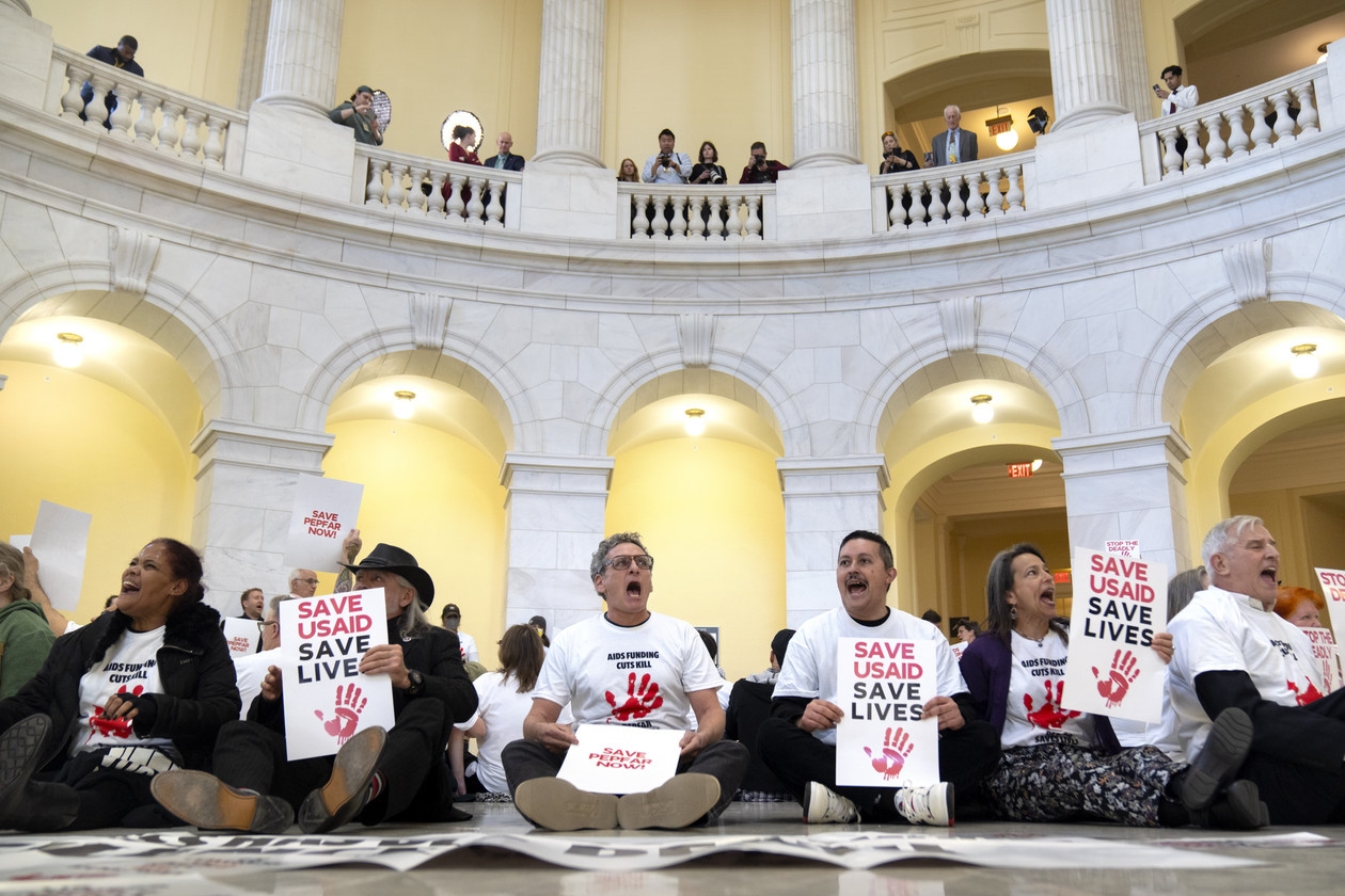 Закрытие USAID вызвало активные протесты