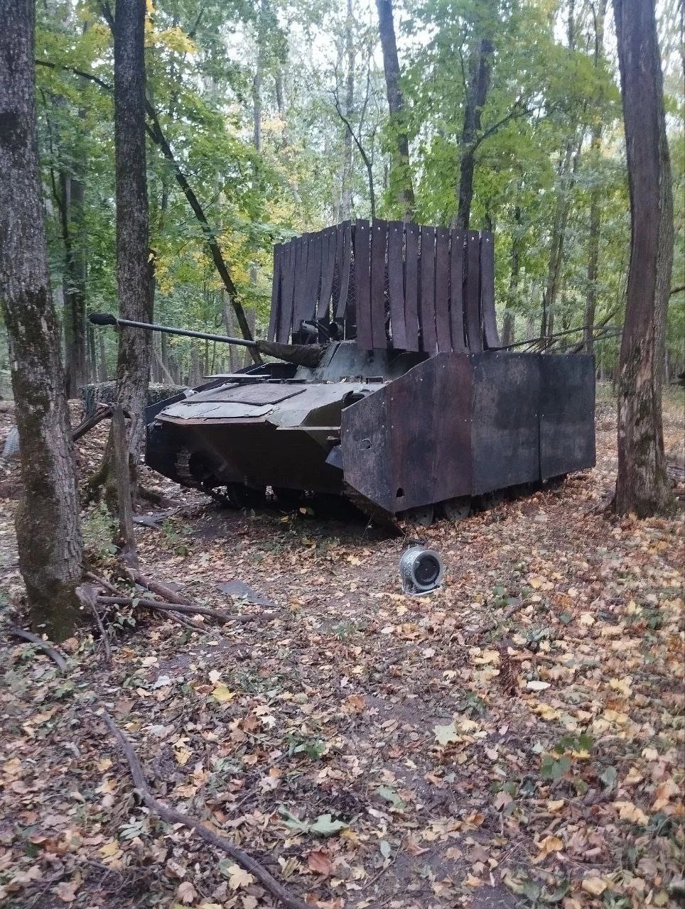 Российская БМД-2 с кустарной дополнительной защитой