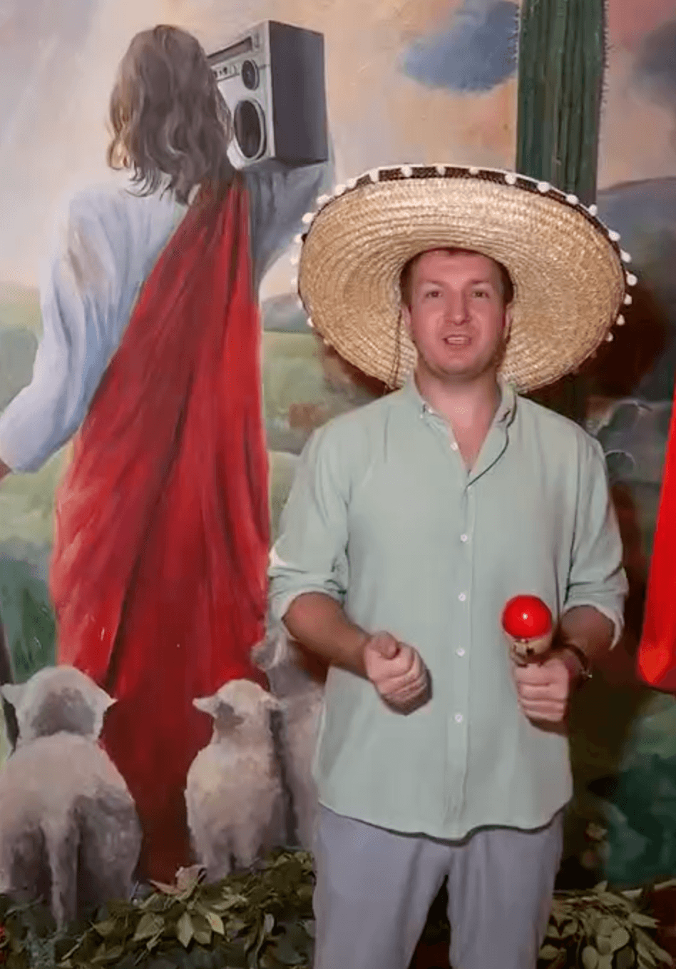 Администратор бара на фоне «пастуха»