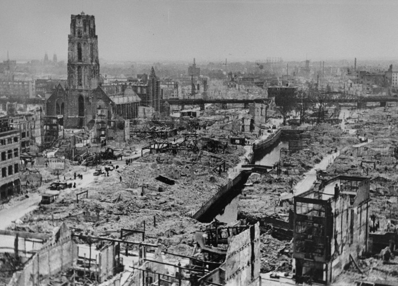 Роттердам после немецкого авиаудара 14 мая 1940 года
