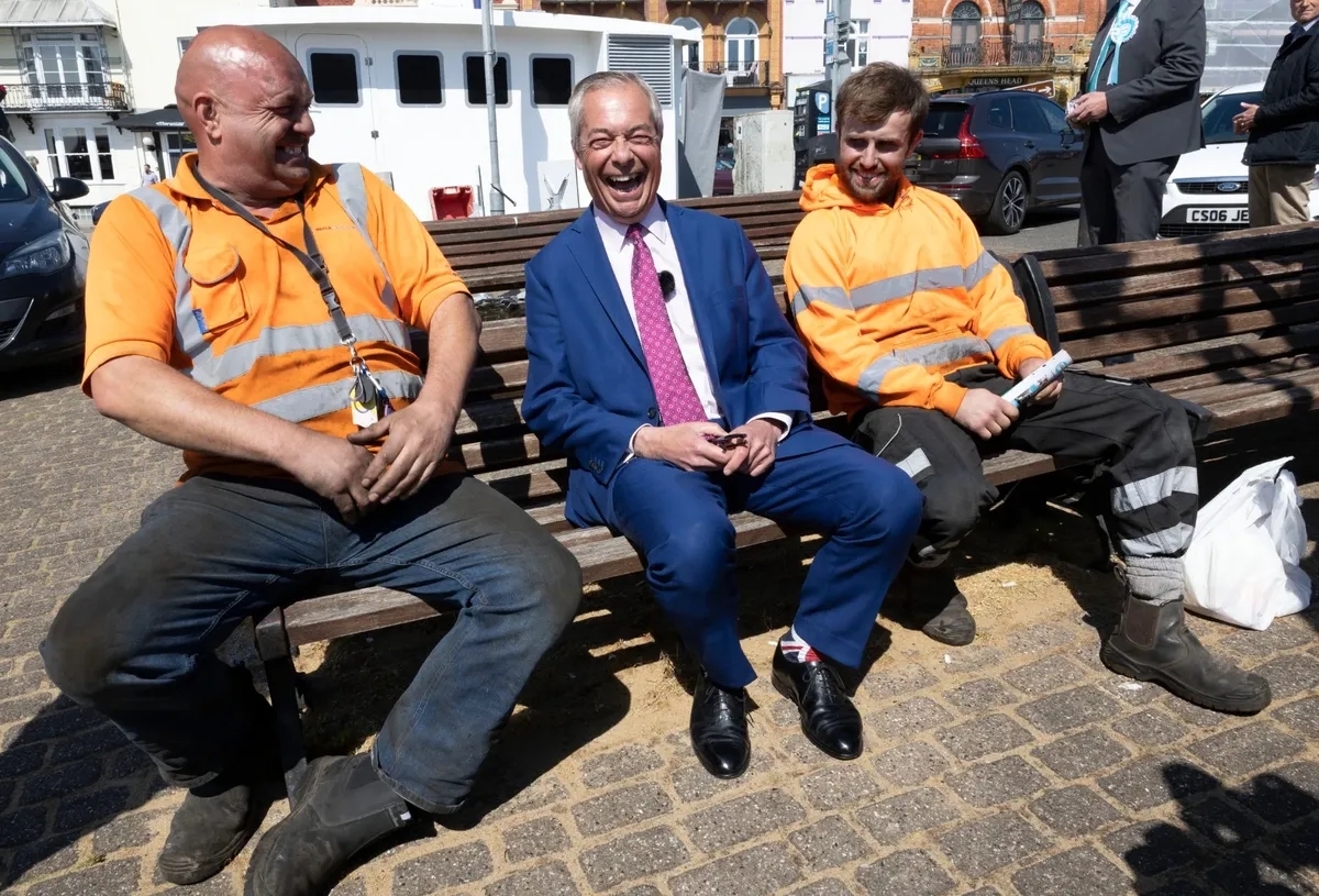 Фарадж с потенциальными избирателями