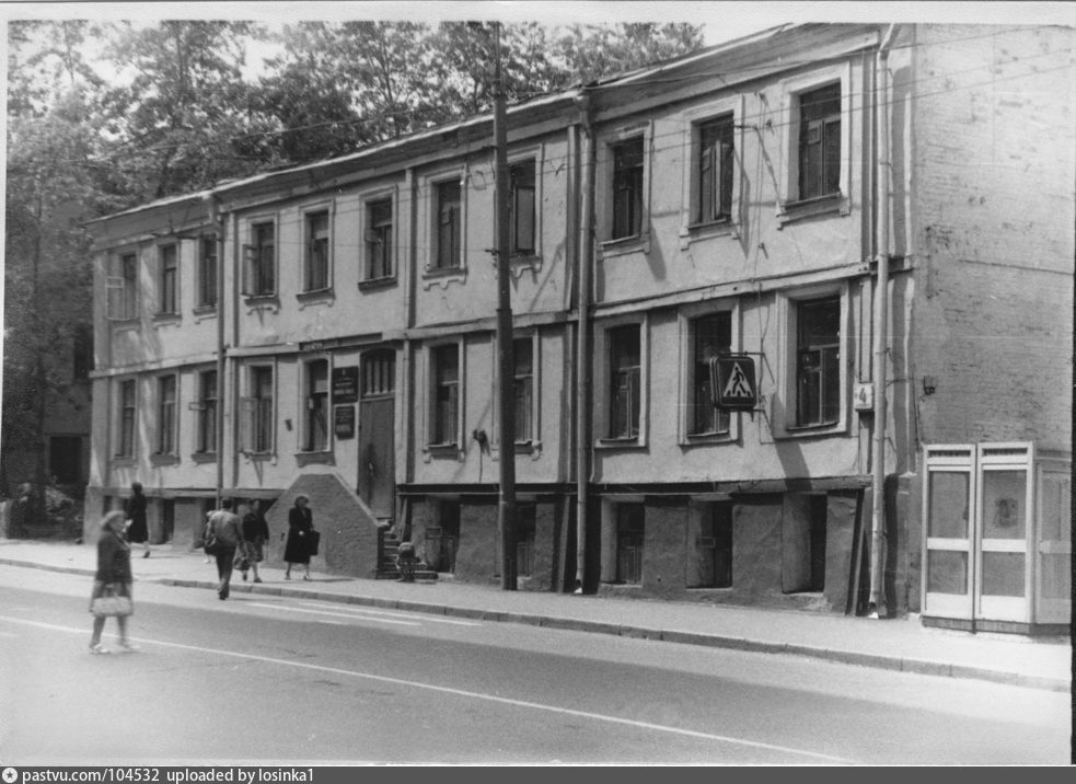 Остоженка, 4. Палаты Римских-Корсаковых