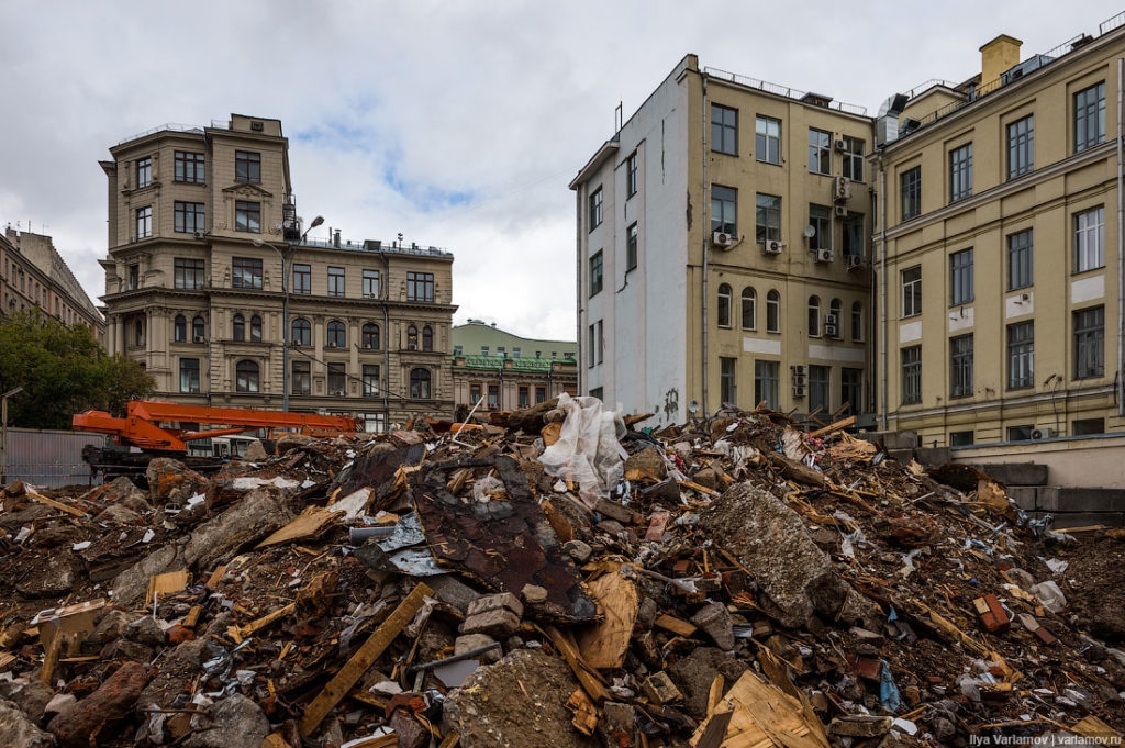 Работы по "реконструкции административного здания" на Варварке