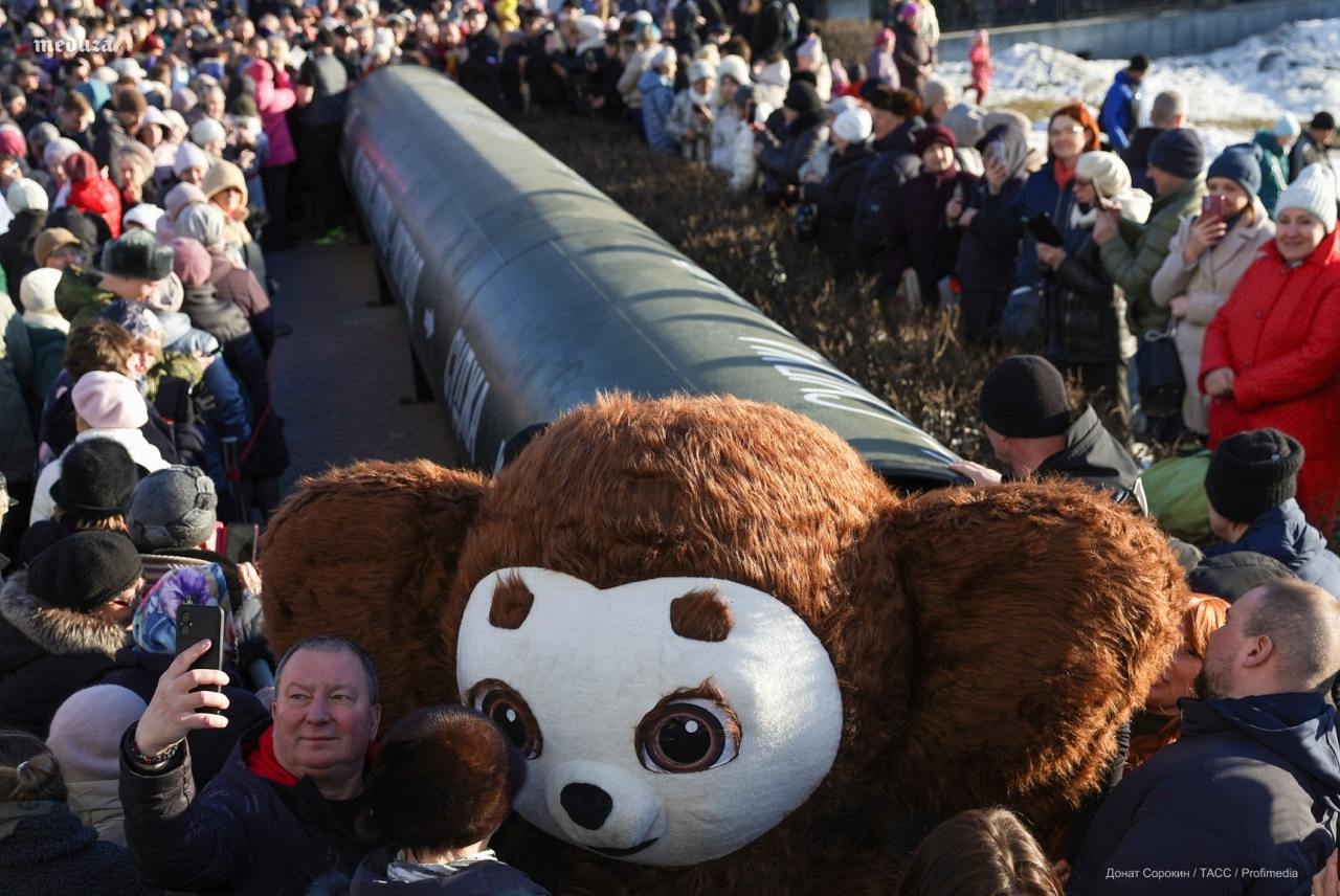 Открытие выставки, посвященной операции российских военных «Поток». Фото: Meduza