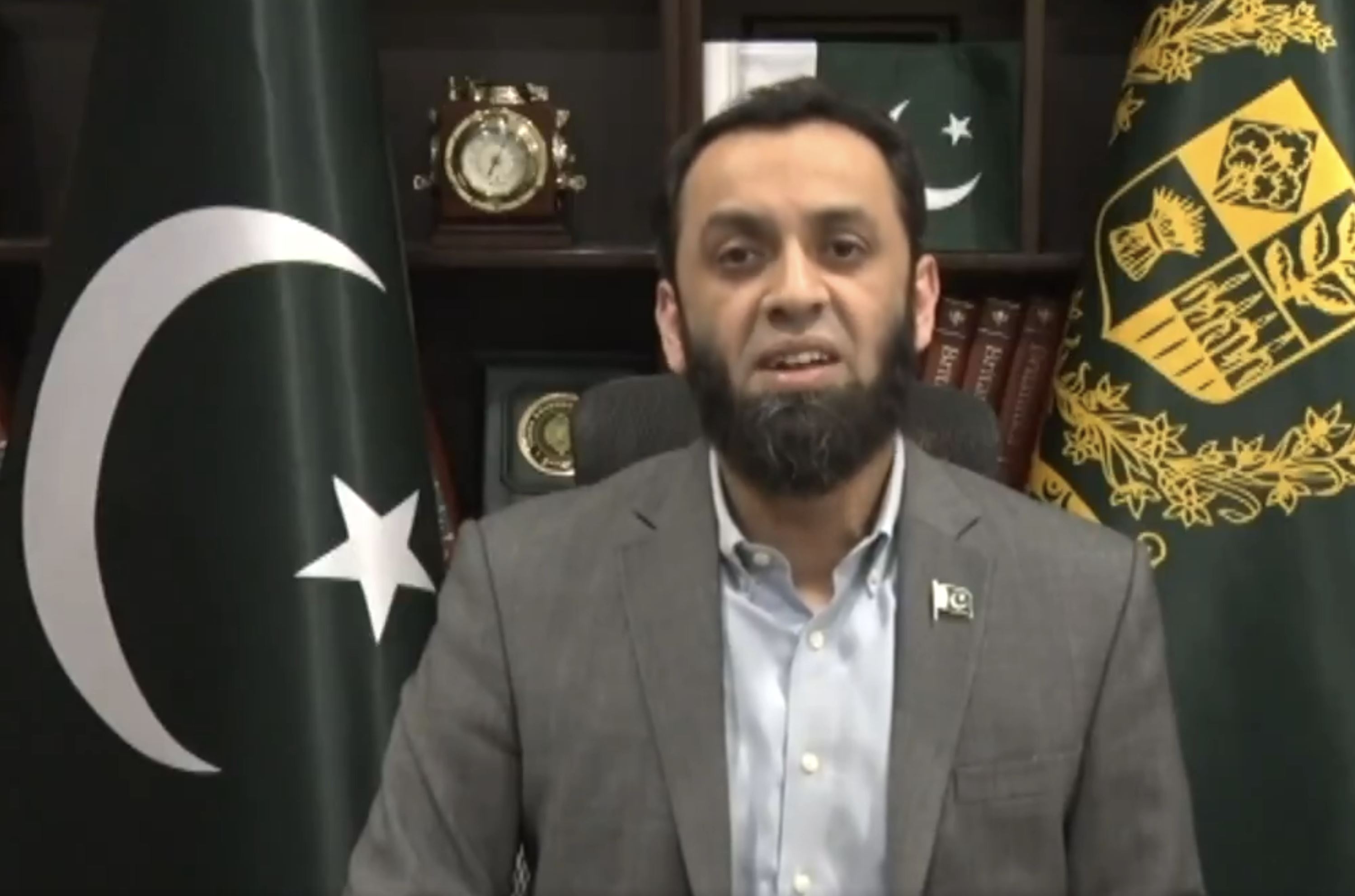 Министр информации Пакистана Аттаулла Тарар