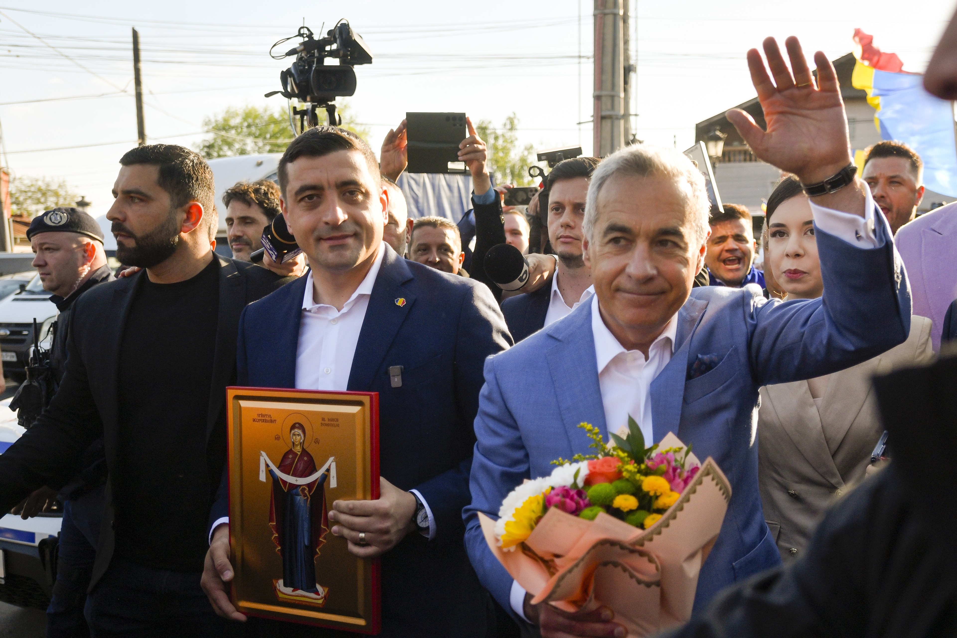 Джордже Симион (слева) и Кэлин Джорджеску. Фото: zf.ro