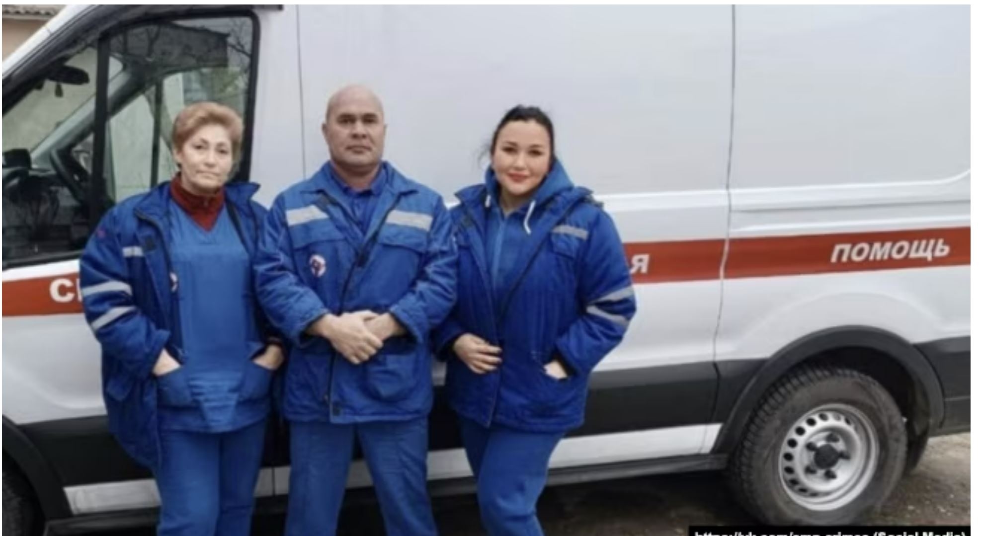 Крымский фельдшер Тамара Чернуха (слева) в составе бригады скорой помощи, 2023 год