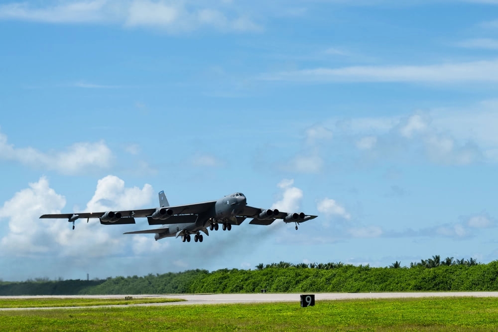 B-52 на базе Диего-Гарсия, март 2024 года. Фото: Master Sgt. Staci Kasischke