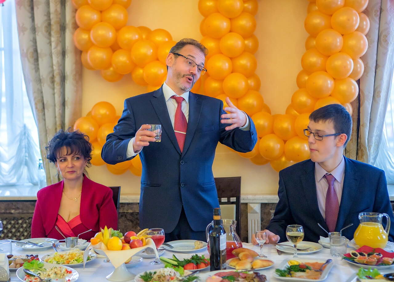 Дмитрий Милютин (в центре)