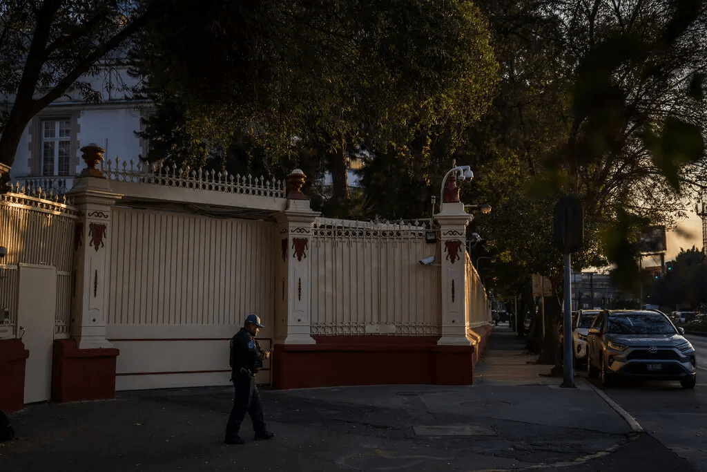 Фото: российское посольство в Мехико / NYT