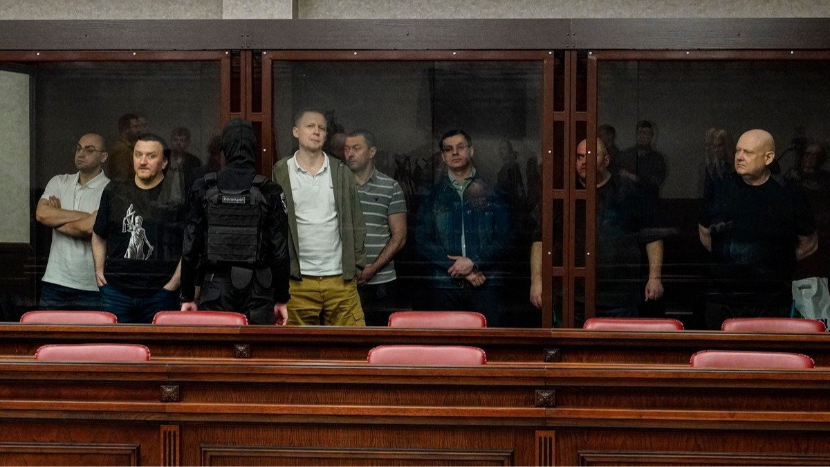 Обвиняемые в совершении взрыва на Крымском мосту в октябре 2022 года. Фото: EPA