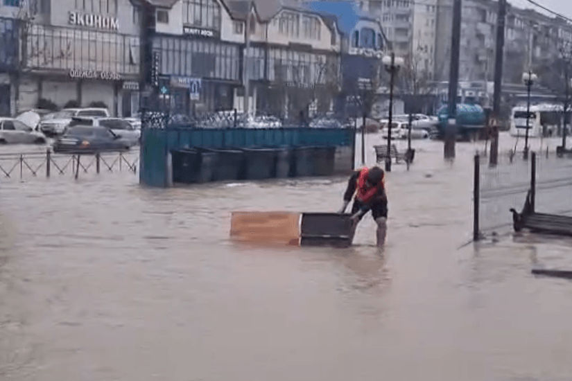 Фото: скриншот видео, опубликованного в Telegram-канале «Администрация города Махачкалы»