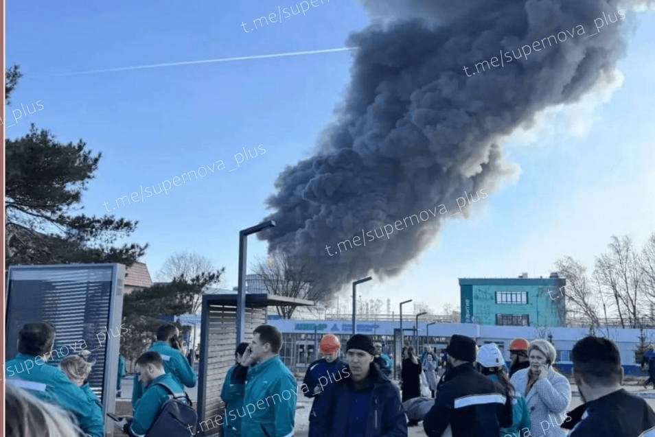 Фото: пожар на предприятии в Нижнекамске / Supernova+