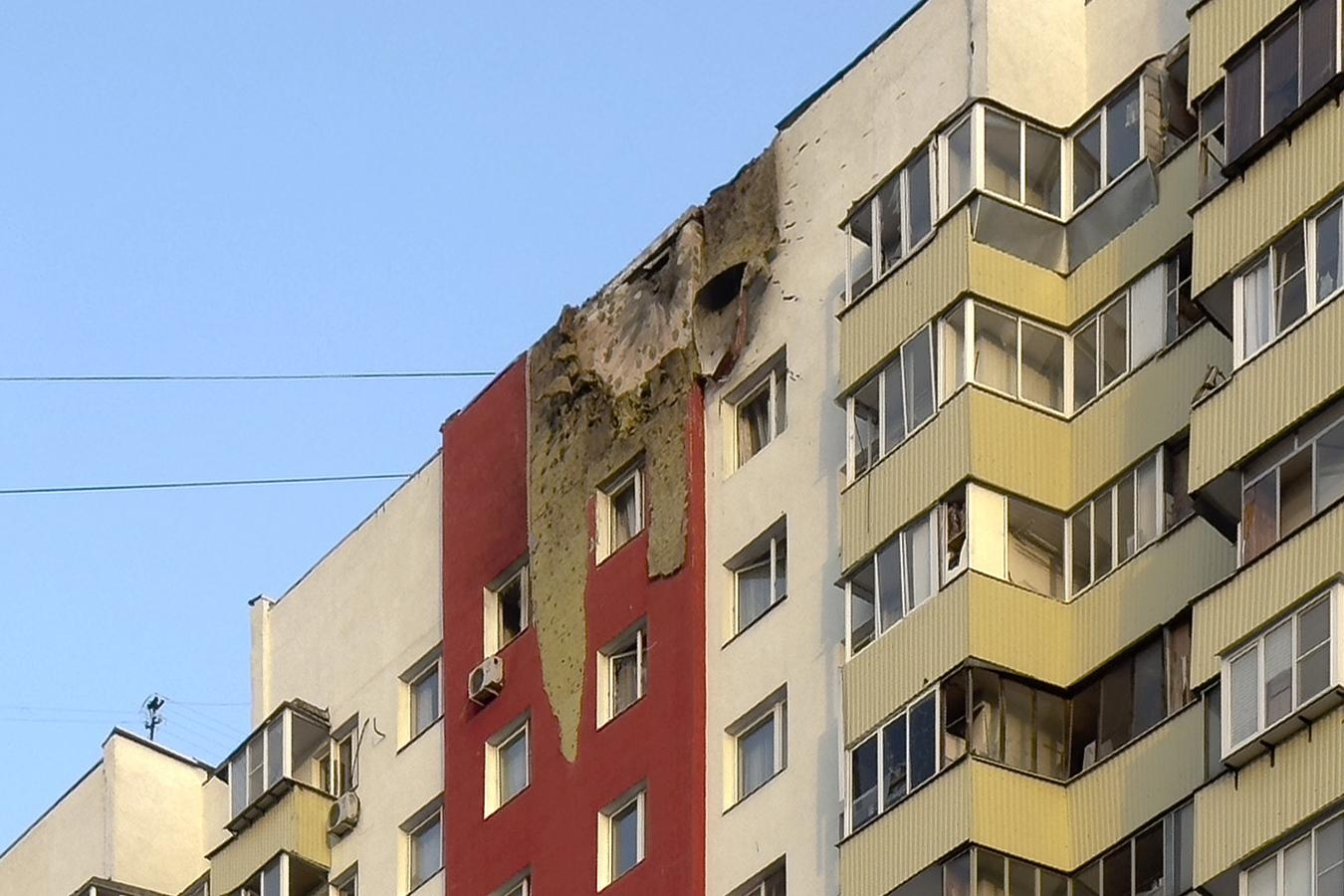 Повреждения в многоквартирном доме в Москве после удара БПЛА, март 2025 / ТАСС