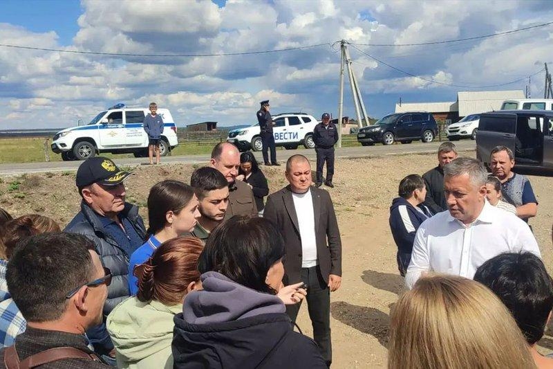 Собрание жителей. Фото: пресс-служба администрации Иркутского округа