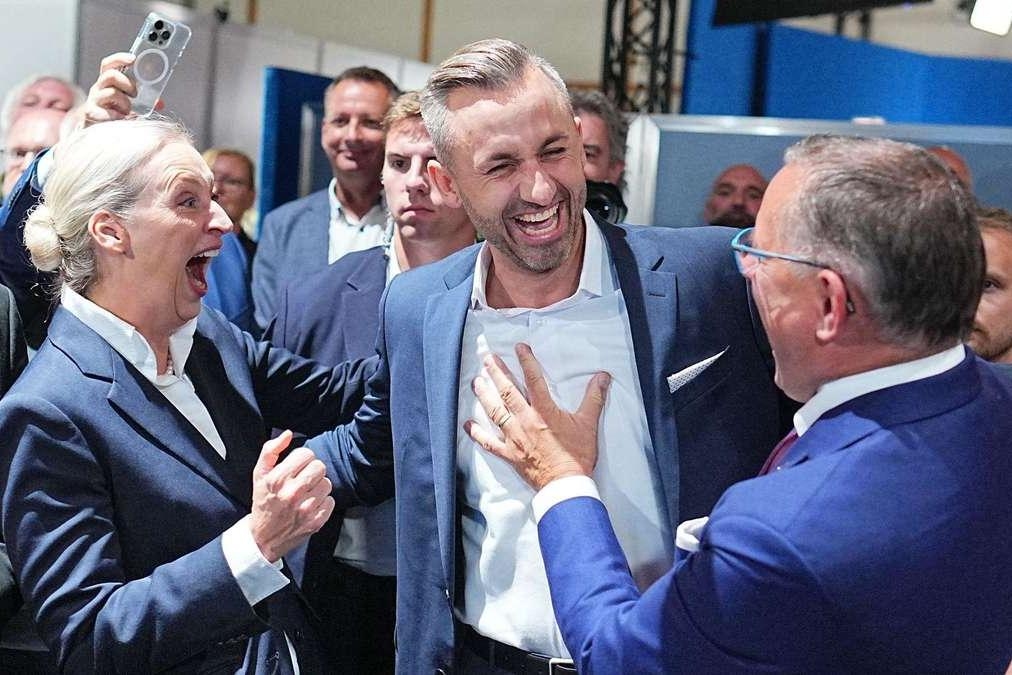 Ульрих Зигмунд, главный кандидат АдГ на выборах в Саксонии-Анхальт, после объявления предварительных результатов. Фото: dpa