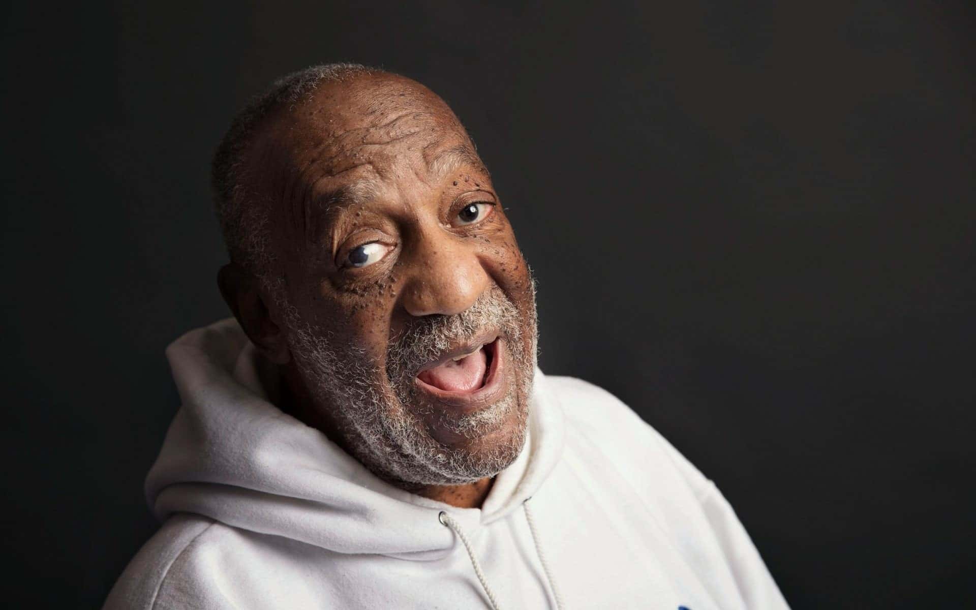 Комик Билл Косби получил срок за изнасилование десятилетней давности