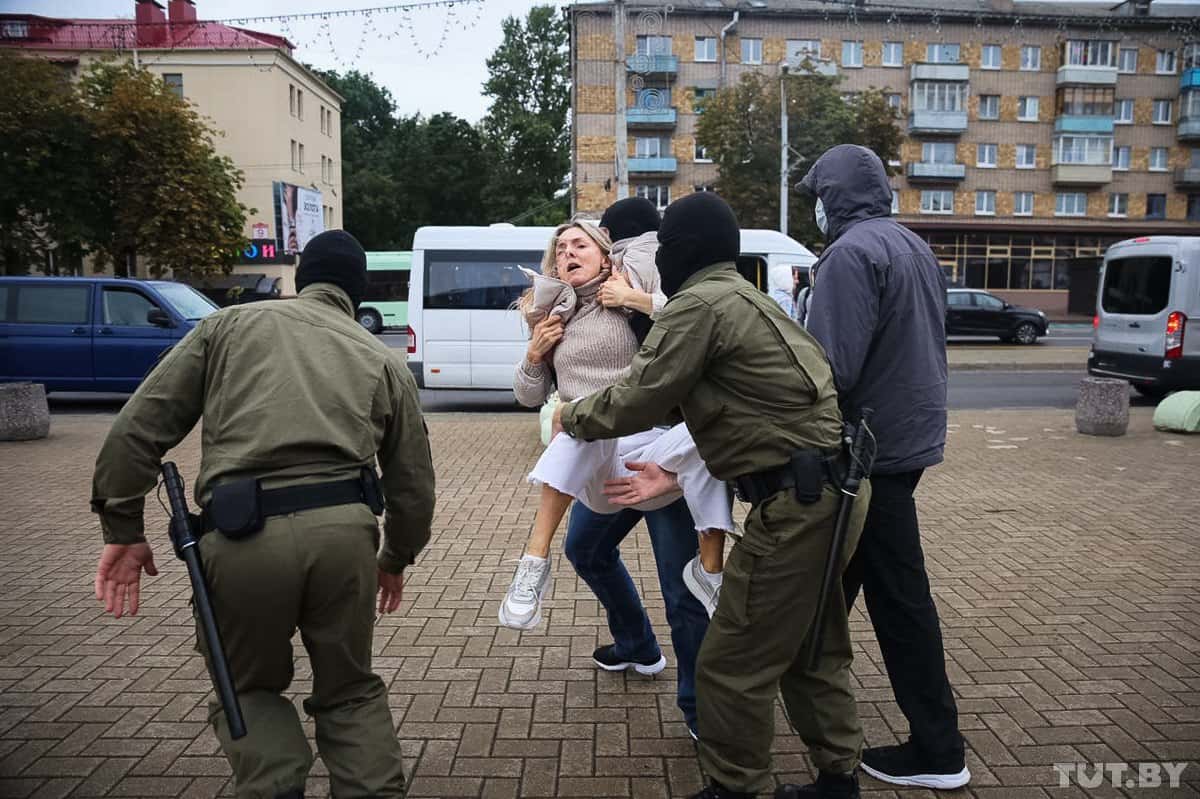 Эскадроны смерти. Как режимы используют тайные отряды полиции, действующие методами бандитов