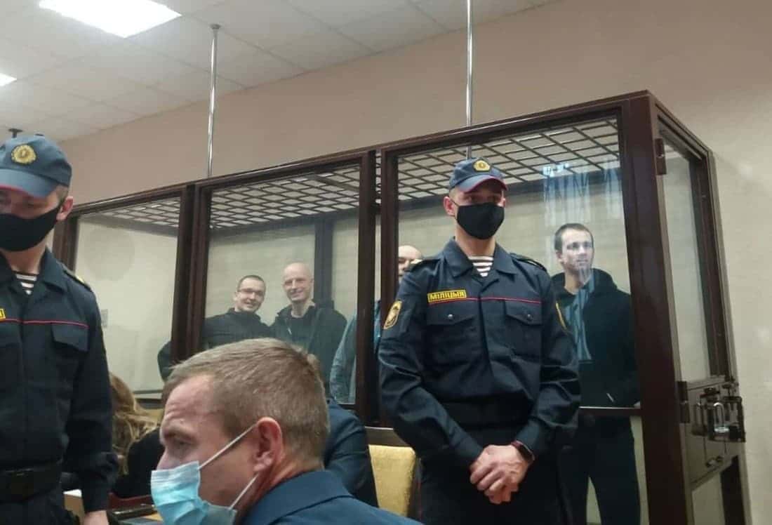 Четверых белорусских анархистов приговорили к срокам от 18 до 20 лет. Ранее КГБ внес их в список причастных к террористической деятельности