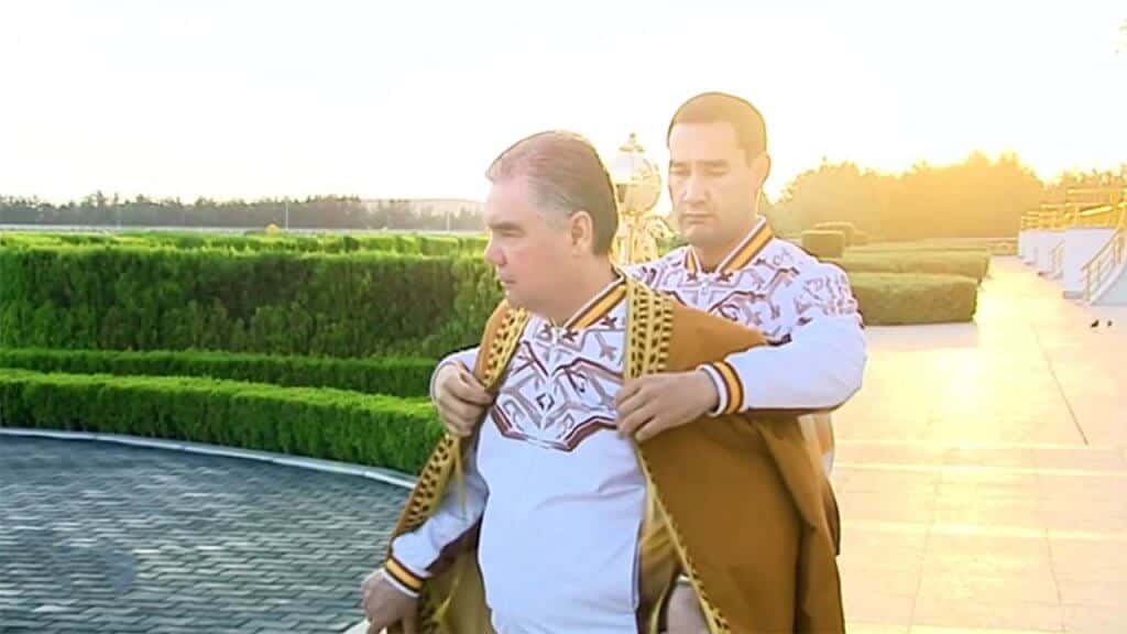 На решение Бердымухамедова уйти с поста президента повлияли протесты в Казахстане — Аркадий Дубнов