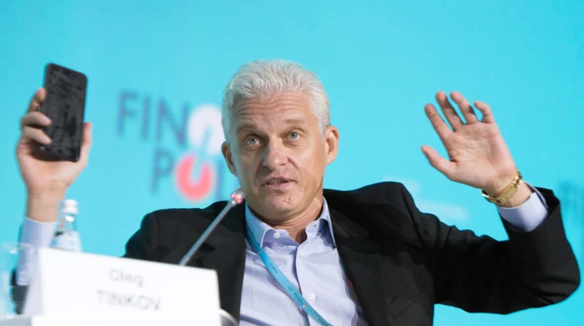 «Я потерял все, но не потерял душу». Тиньков забирает из России бренд Tinkoff, чтобы «не марать его кровью русских солдат и жителей Украины»