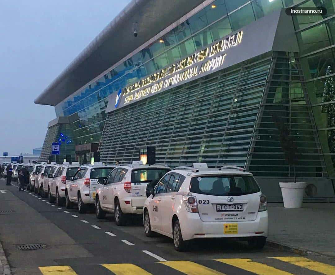 Грузия сняла коронавирусные ограничения: при въезде в страну перестали требовать ПЦР-тест или прививку 