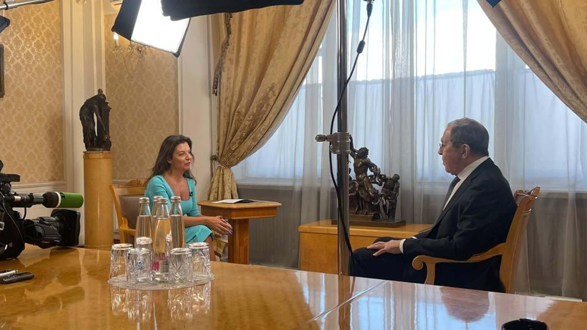 Обманываться рада. 8 примеров того, как Лавров соврал Маргарите Симоньян в интервью