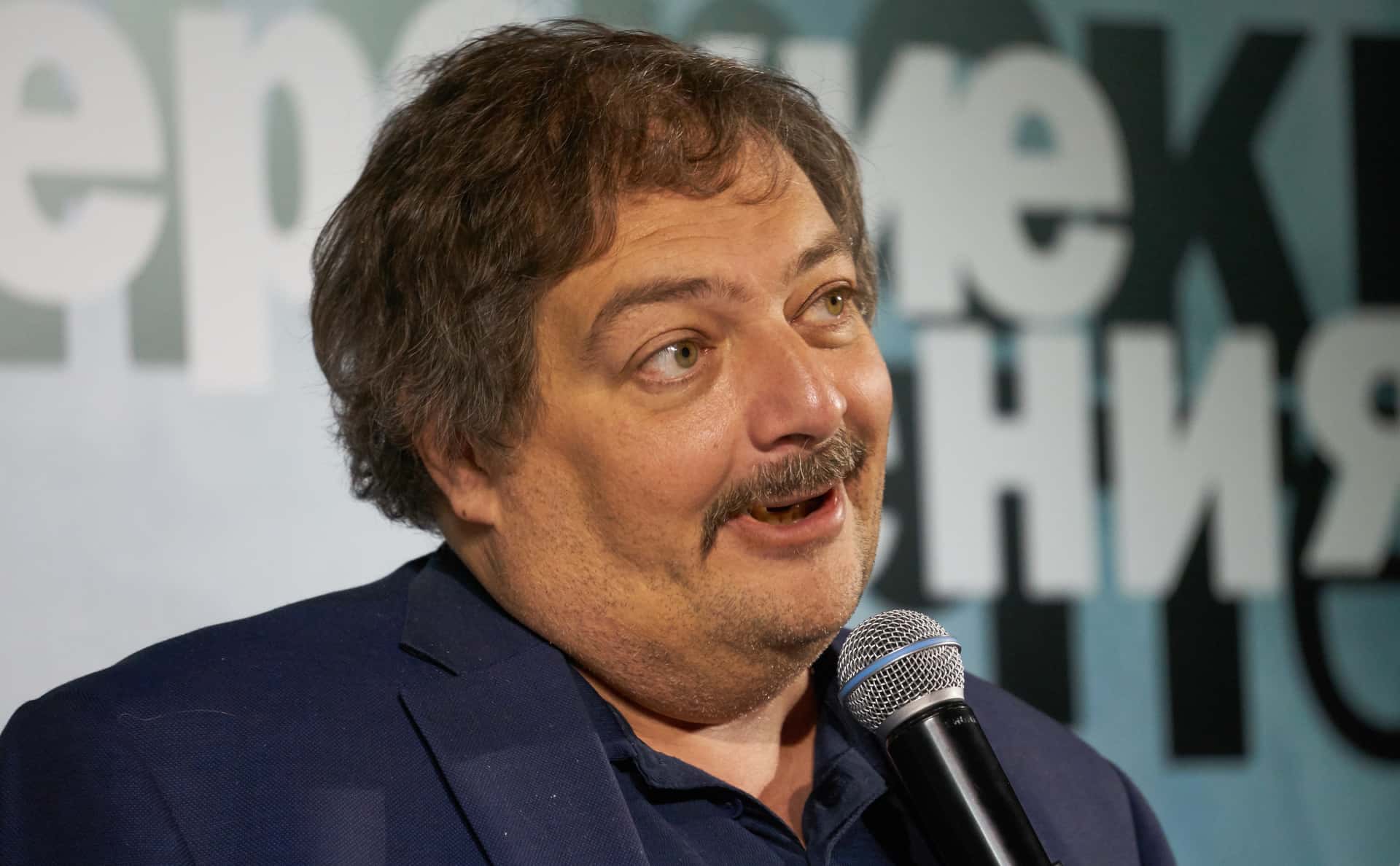 Писатель Дмитрий Быков, журналисты Евгения Альбац и Дмитрий Алешковский признаны «иноагентами»