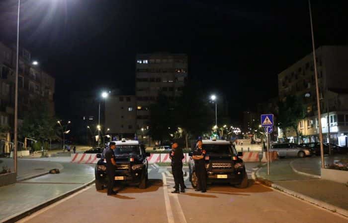 Власти Косово на месяц отложат запрет на сербские документы