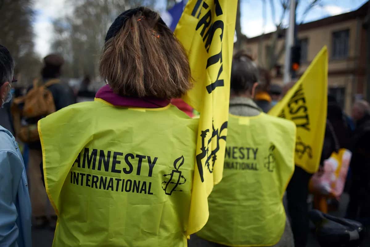 Amnesty International извинилась перед Украиной за свой доклад, но не стала отказываться от его выводов