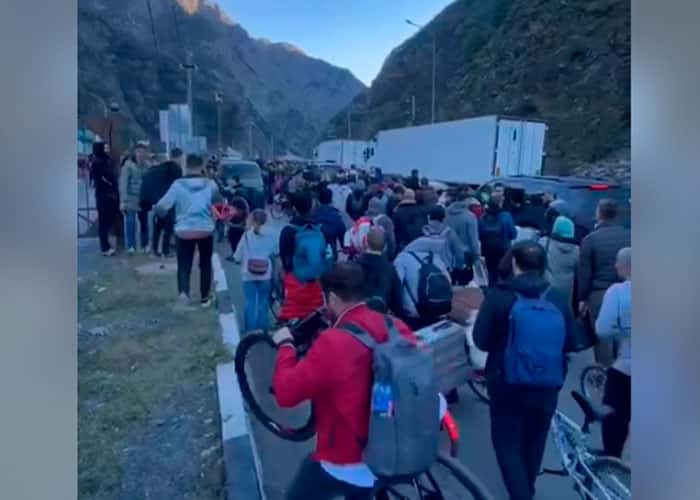 Россиянам разрешили пешком переходить границу с Грузией в пункте пропуска «Верхний Ларс» — Baza