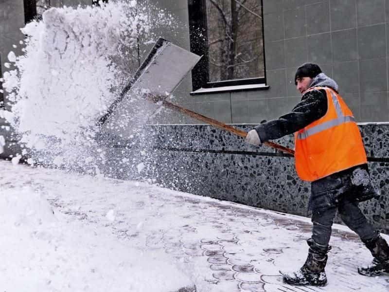 Глава управы Ломоносовского района Москвы потребовала, чтобы дворники разносили повестки призывникам по ночам