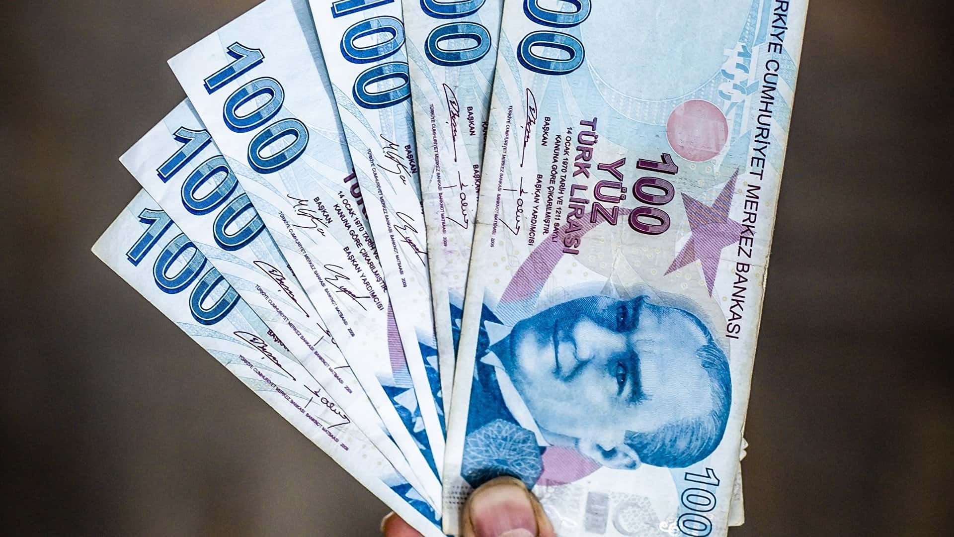 Рубль лишился статуса самой рискованной валюты мира