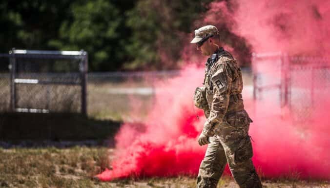 Латвия вернула обязательную военную службу