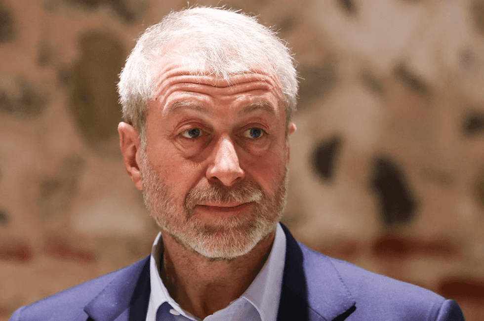 Британия заморозила отправленные Абрамовичем $2,9 млрд пострадавшим от войны в Украине — Bloomberg