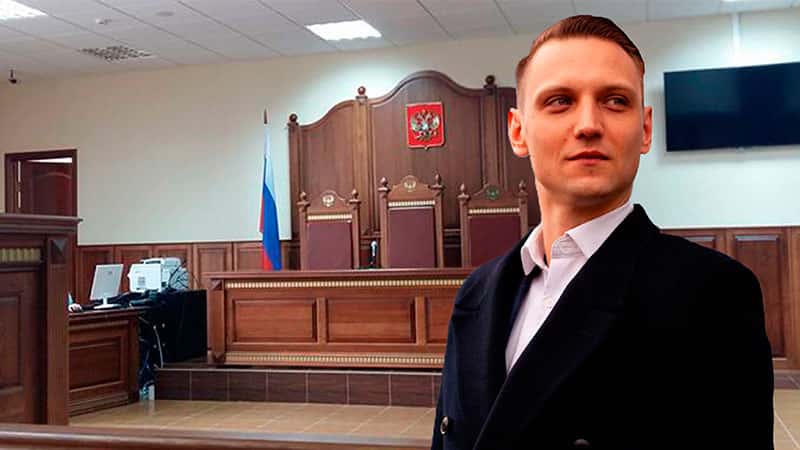 У судей в отставке ежемесячное пожизненное содержание. Они готовы на все, чтобы сохранить статус. Адвокат Захватов о работе судов в РФ