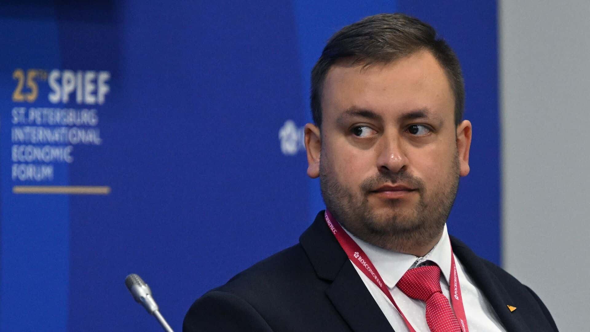  Бывшего шеф-редактора «Sputnik Литва» оштрафовали на 15 500 евро за «интеллектуальную и физическую поддержку России»