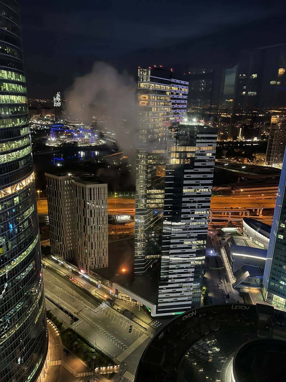 Москву снова атаковали беспилотники, один из них вновь попал в башню Сити 