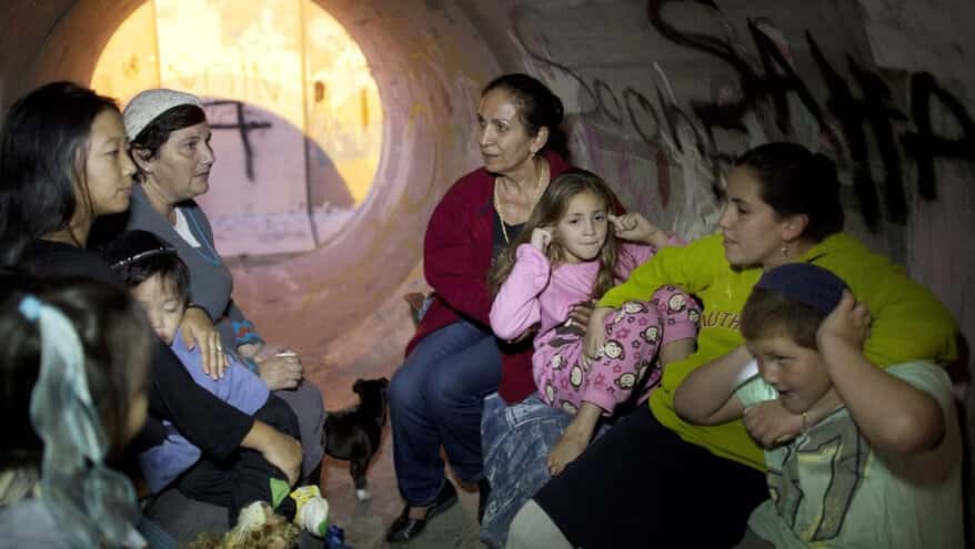 «Снаружи слышны голоса говорящих на арабском языке, они пытаются ворваться в дом». Рассказы жителей приграничных с Газой территорий