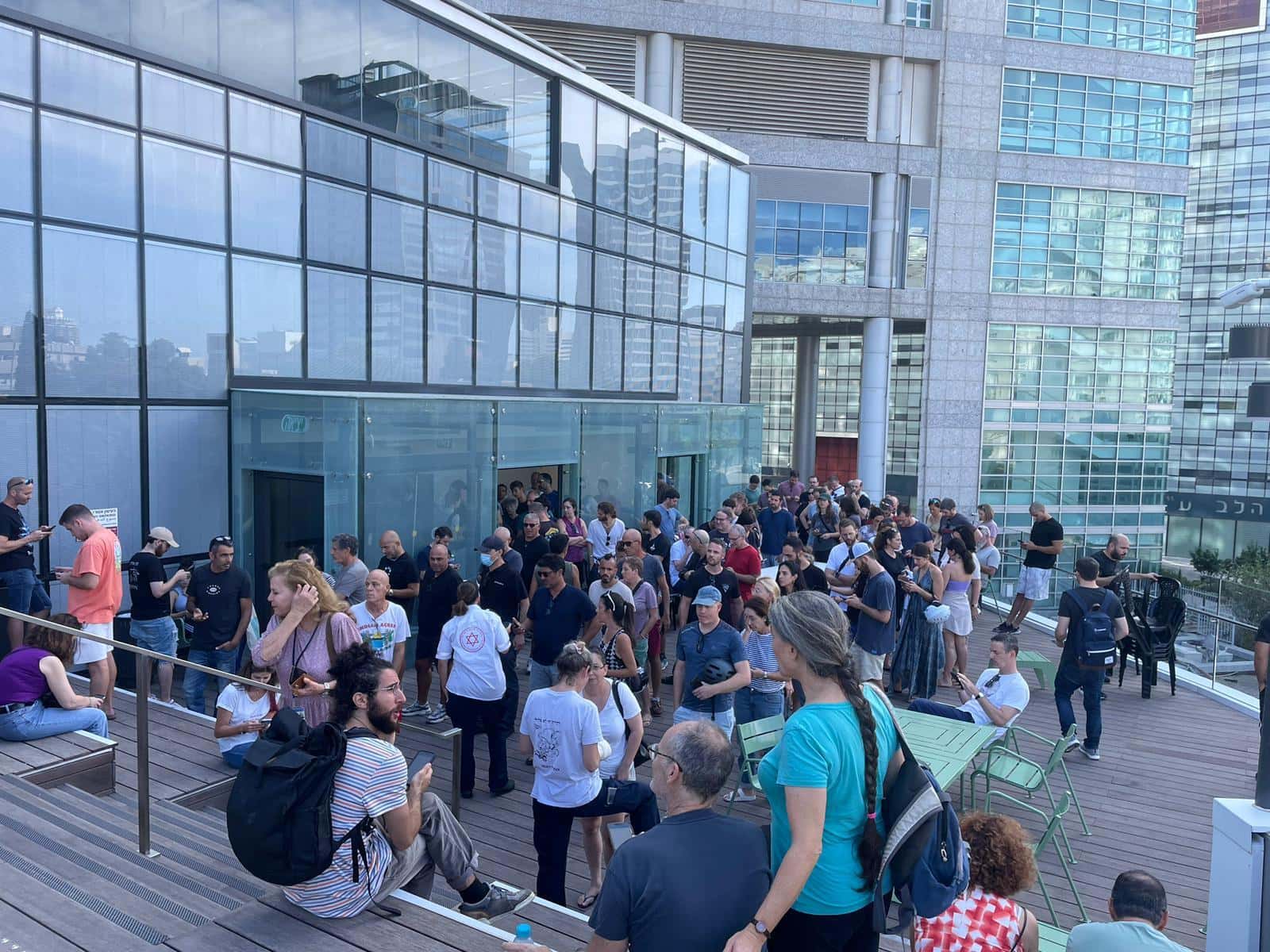 «Риторика «они все должны быть уничтожены» вгоняет меня в ужас». Как новые репатрианты из России помогают Израилю во время войны 