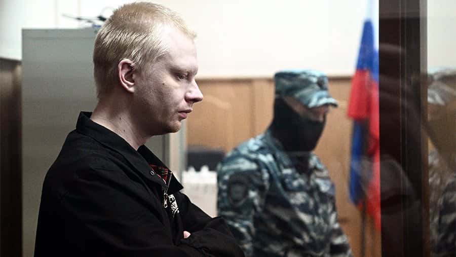 «Из передних зубов остались только клыки». Главный обвиняемый по делу о попытке покушения на Соловьева рассказал о пытках ФСБ