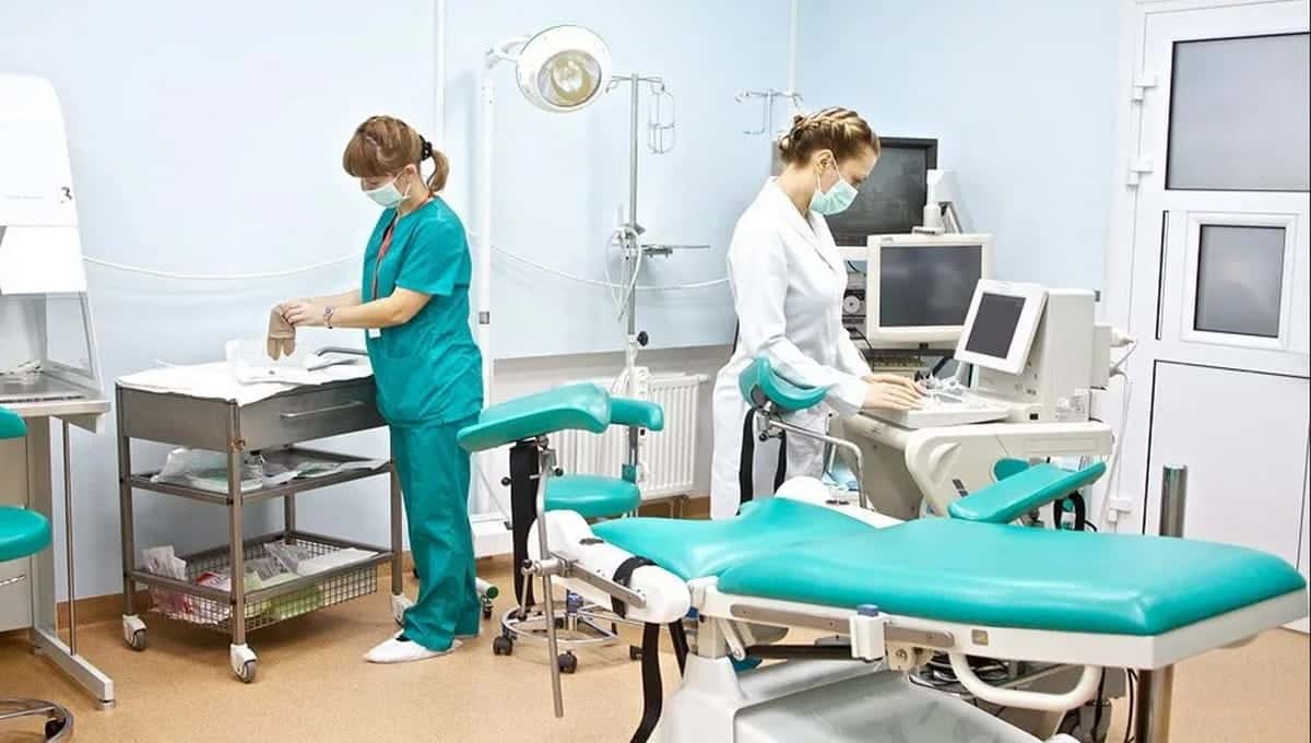 В Новгородской области начнут штрафовать за «склонение» к абортам. Это пятый по счету регион, где введены такие штрафы