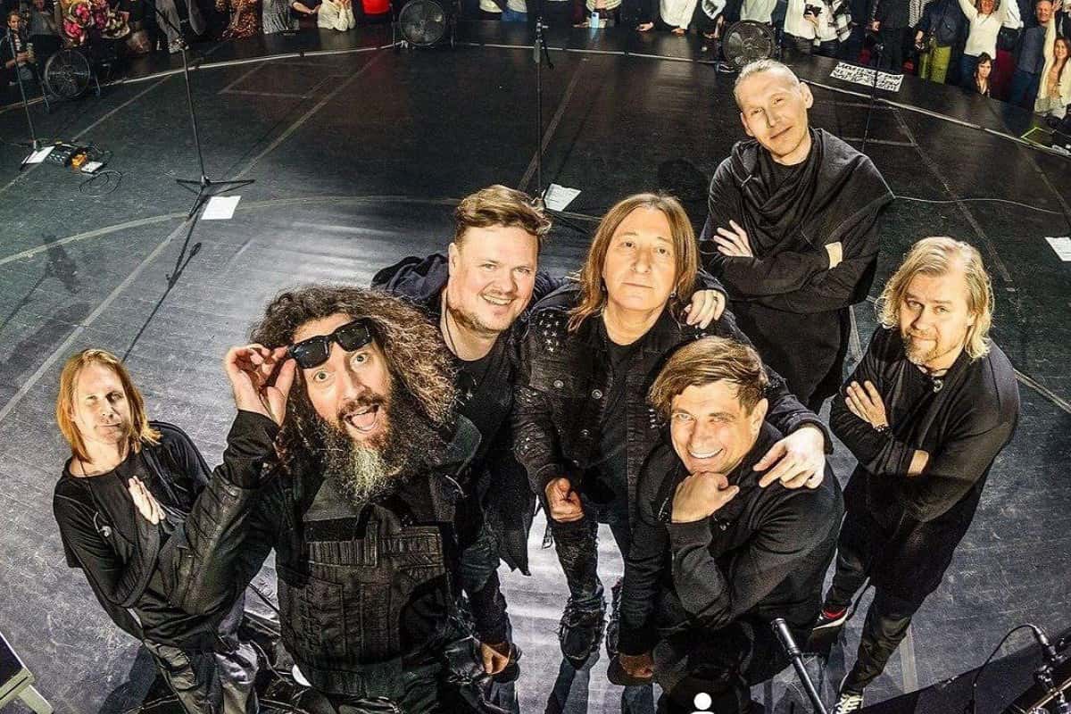 Все участники «Би-2» вылетели из Бангкока в Израиль