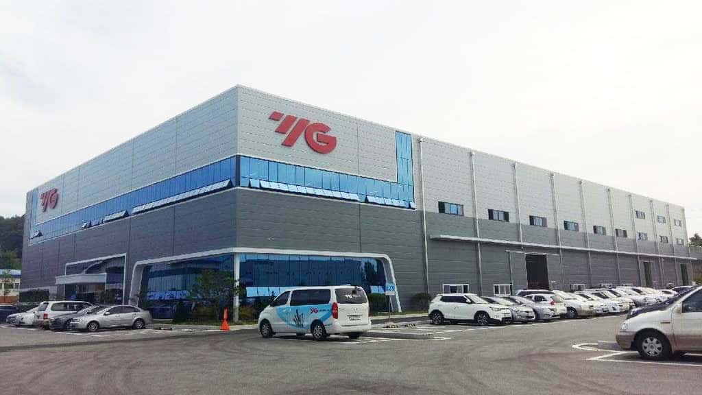 Южнокорейская компания YG-1 поставляет оборудование в Россию. После начала войны его купили два завода, производящих ядерное оружие